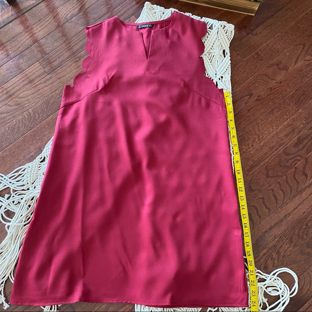 Shein • Scalloped sleeveless shift dress - Picture 4 of 6